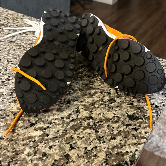 Woman sneakers - Picture 5 of 6